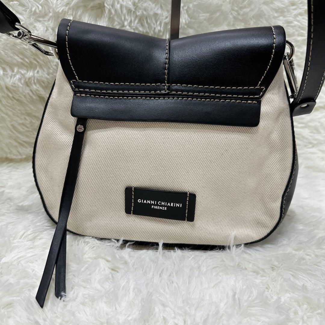 【美品】GIANNI CHIARINI ショルダーバッグ ブラック×ベージュ