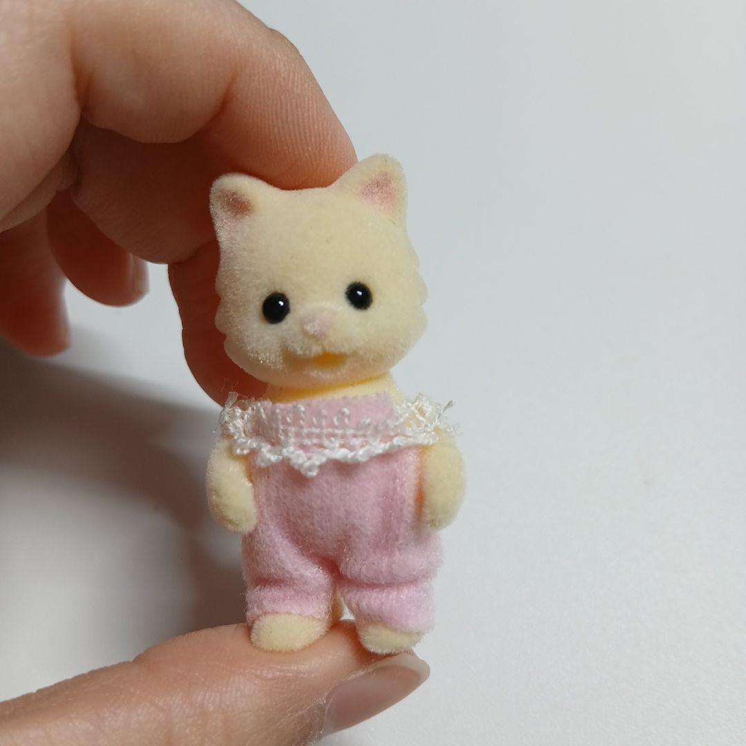 レア 希少 シルバニアファミリー 海外 クリームネコ 赤ちゃん - メルカリ
