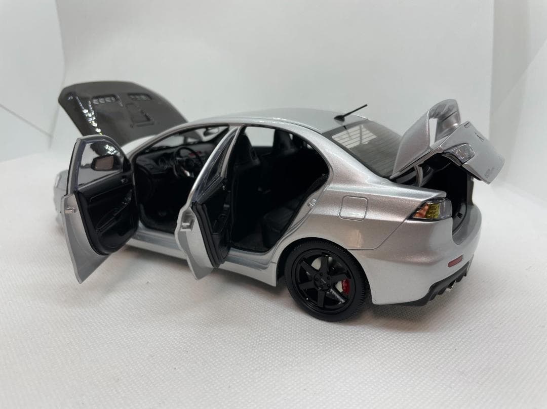 101-108 VIAT MODEL 1/18 三菱 ランサー エボリューション