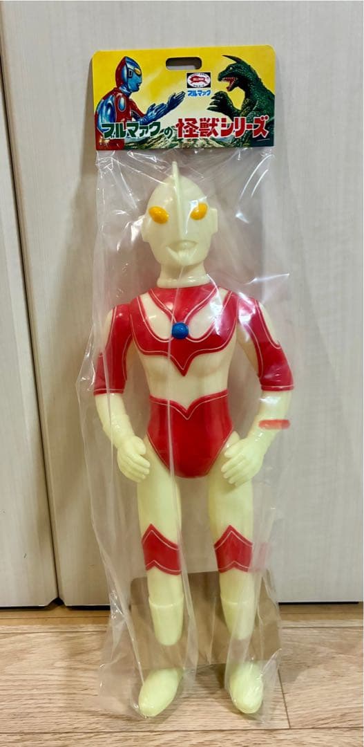 新品 ブルマァク ジャイアント 帰ってきたウルトラマン 蓄光 限定