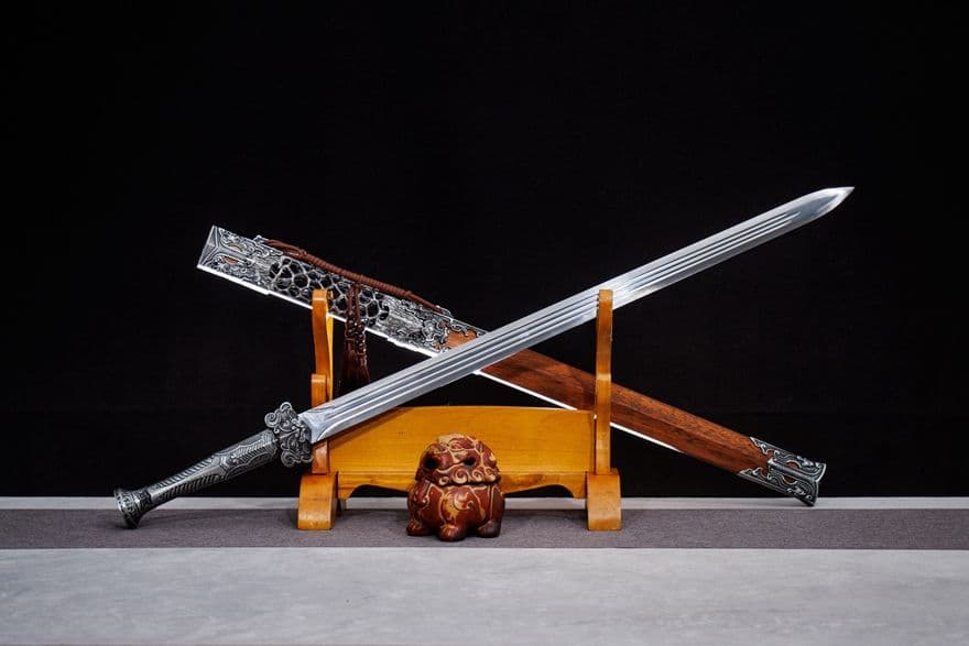 秦王-銀蛟 古兵器 刀装具 日本刀　模造刀 居合刀 武士道 鑑賞用 漢剣 美術刀