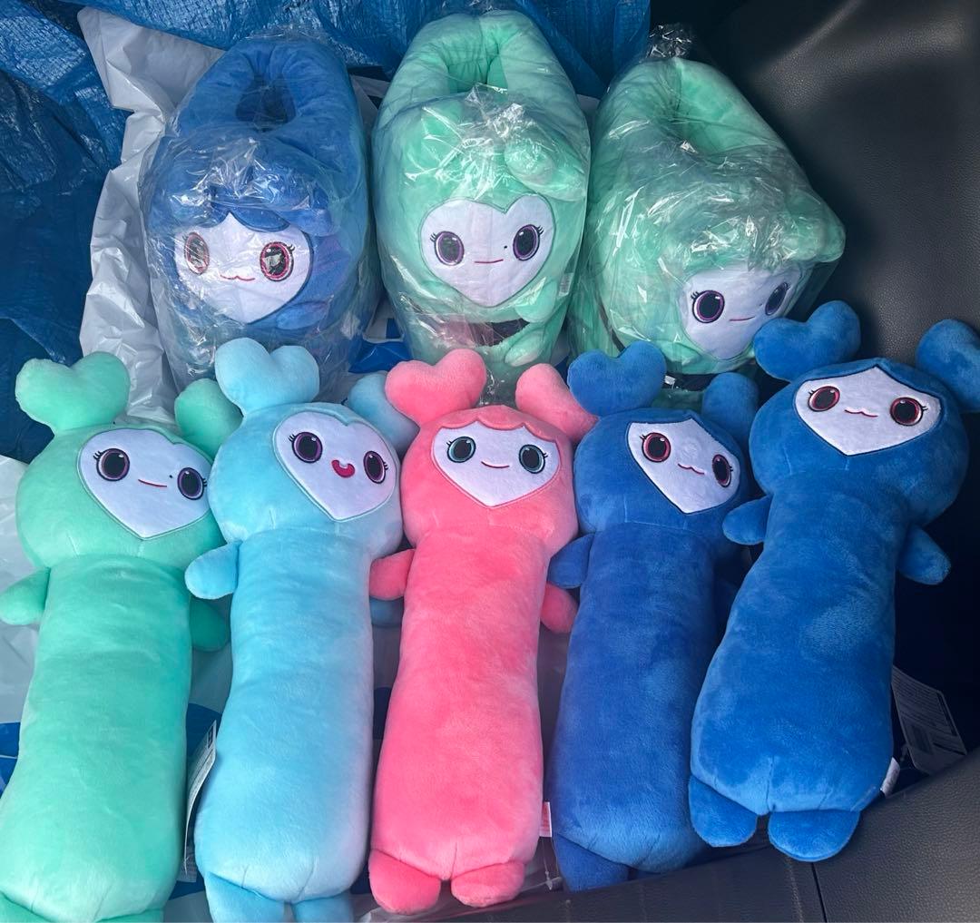 TWICE LOVELYS ぬいぐるみスリッパ のびふにゃbigポーチ セット - メルカリ