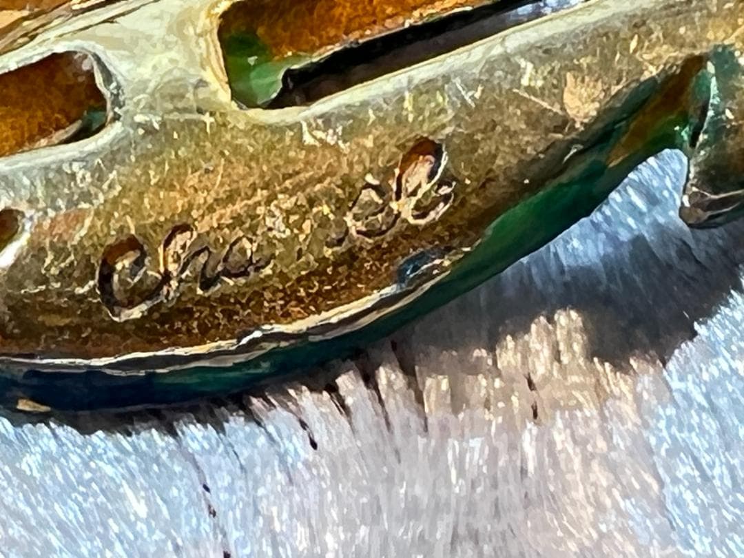 シャネル（Chanel）の水芭蕉の花のブローチ　エナメル　刻印あり