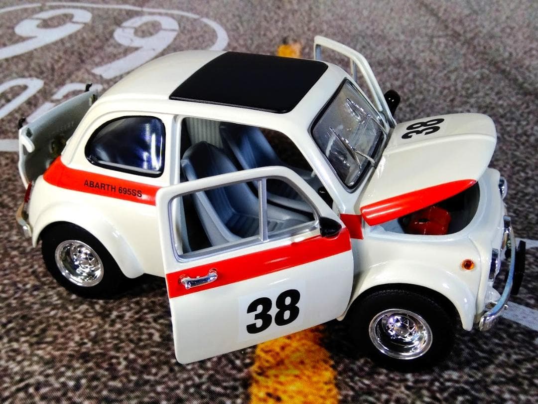 1/18 ロードシグネチャー 1963 フィアット アバルト 695SS