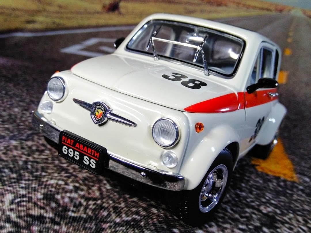 1/18 ロードシグネチャー 1963 フィアット アバルト 695SS