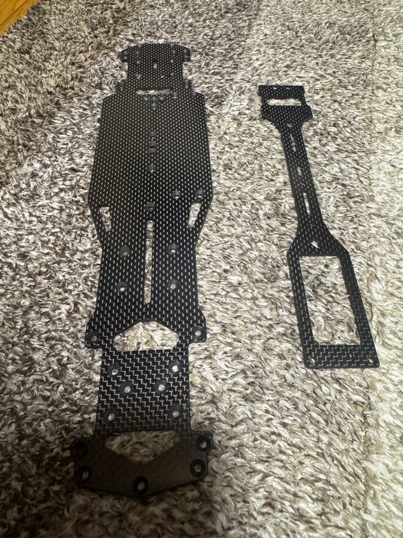 SHIBATA GRK5R 純正　カーボン　シャーシ