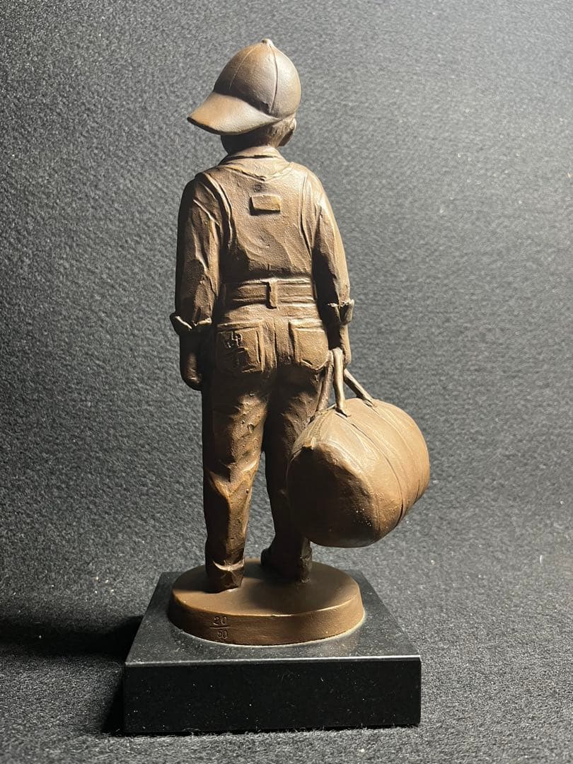 パパのズボンブロンズ像！加藤豊作品