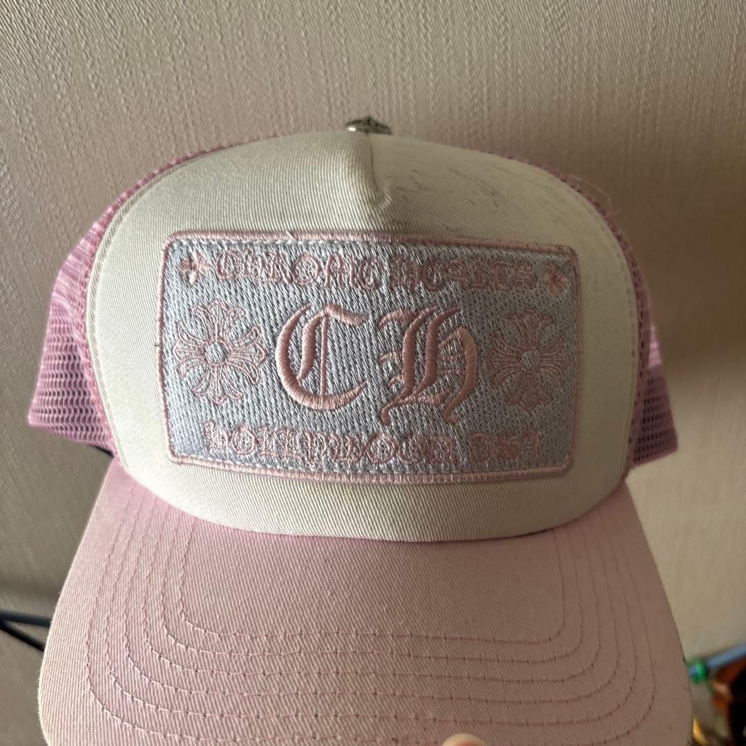 クロムハーツ ピンク刺繍ロゴ メッシュキャップ - メルカリ