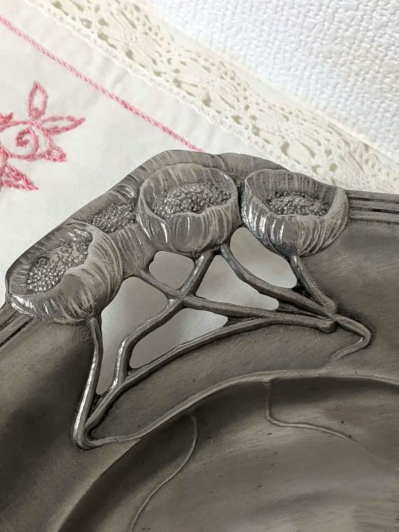 AUSTRIA 持ち手付きボウル トレー 皿 ポピー柄 透かし ピューター製