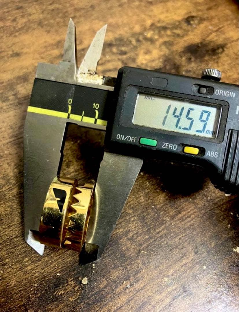 【FENDI】BAG BAGS RING Mサイズ ゴールド×ブラック