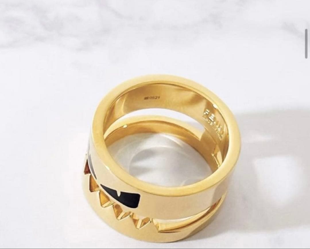 【FENDI】BAG BAGS RING Mサイズ ゴールド×ブラック