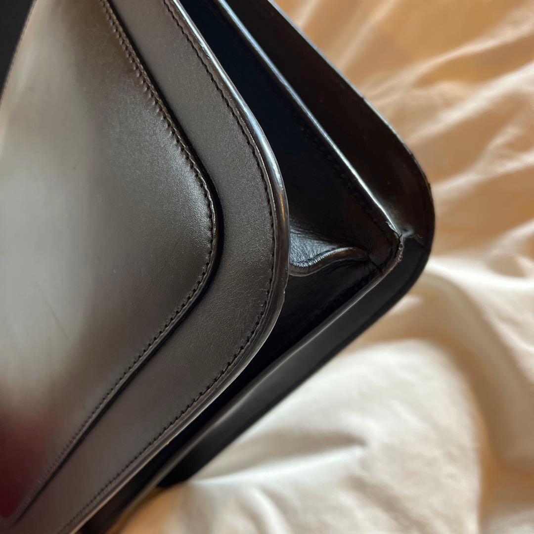 A.P.C. ブラック ショルダーバッグ