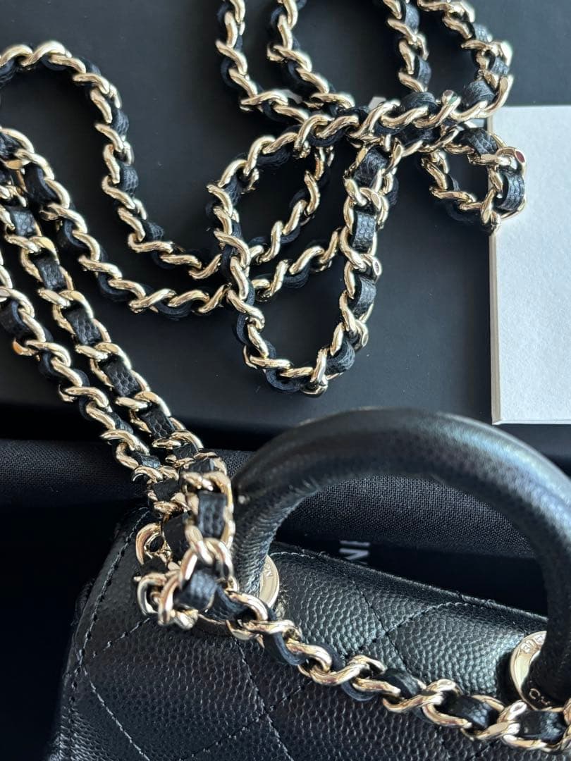 最終値下げ！新品シャネルマイクロミニココハンドルハンドバッグマトラッセ キャビア