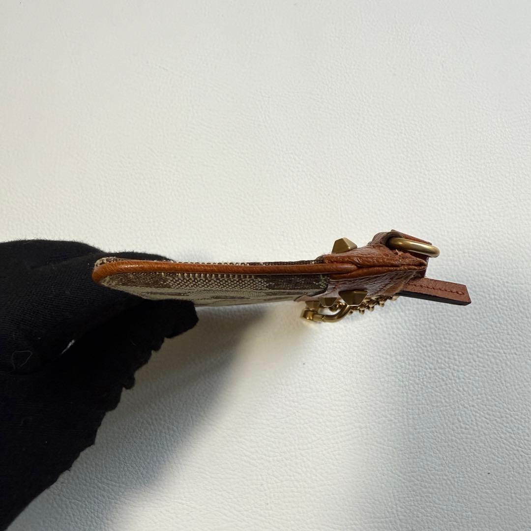 ✨極美品 希少モデル✨ グッチ スタッズ付き チェーン ケース GG柄