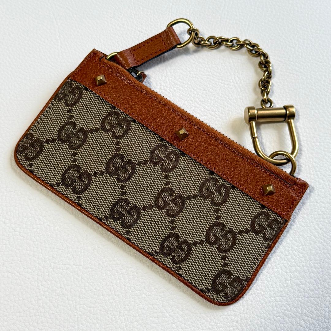 ✨極美品 希少モデル✨ グッチ スタッズ付き チェーン ケース GG柄