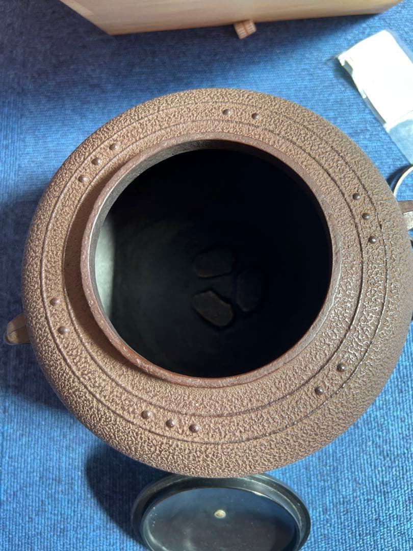 1071  茶道具 銀摘み 釜 【釜師 道彦】釜環付 共箱　未使用