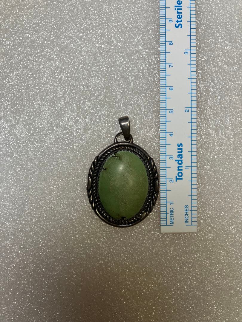 極上ダイヤ！超稀少！超激レアな天然イエローグリーン系のペンダント