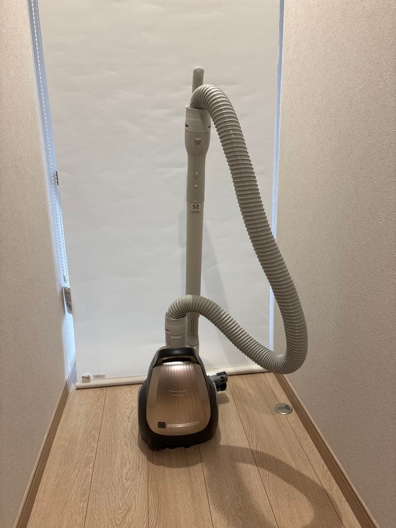 2019年製 Panasonic 紙パック式電気掃除機 MC-PK20 パナソニック、軽さとハイパワーを両立した紙パック式掃除機「MC-PK20G