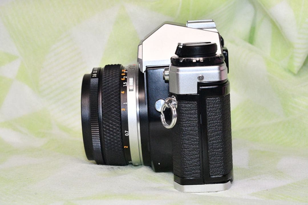 《極美品》OLYMPUS OM10+標準レンズ+付属品多数　a409