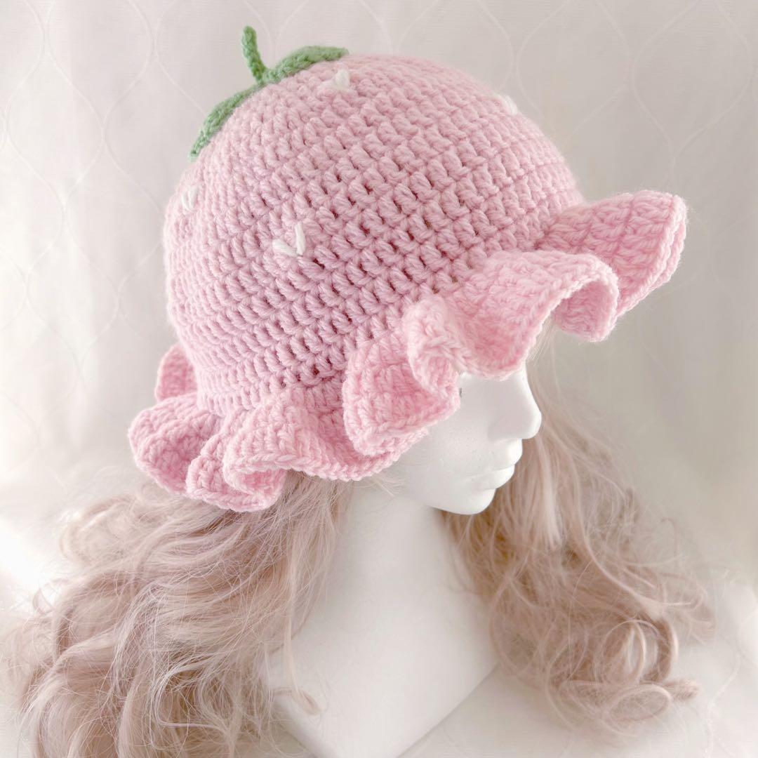 かぎ針♡いちごのふわふわニット帽(PI) - メルカリ