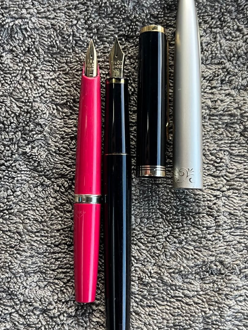 いちのしっぽ PILOTエリート万年筆 ピンク 黒18k14k 585刻印