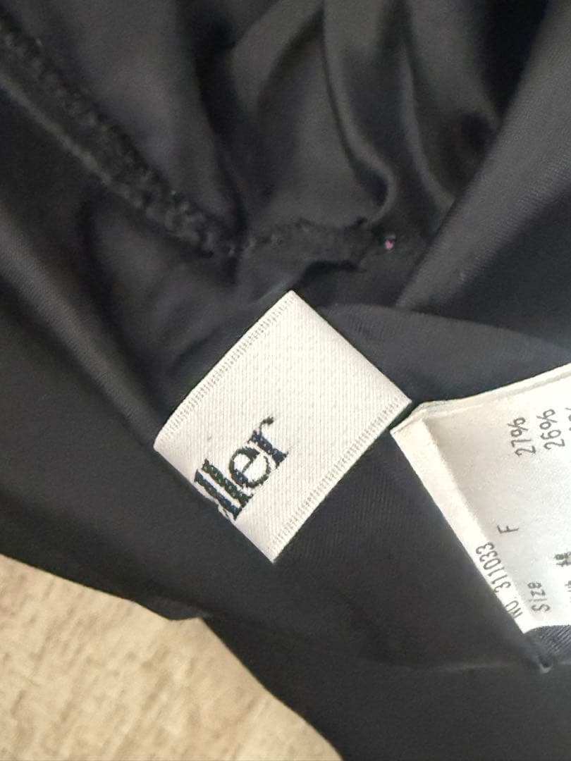 シェリエ　sheller ツイード　トップス　新品未使用　ペプラム