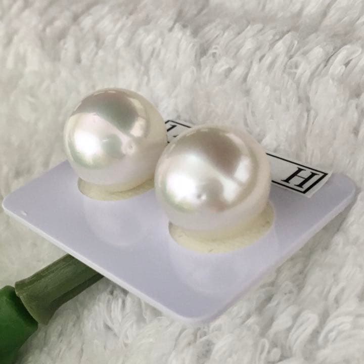 南洋白蝶真珠ピアスK18YG