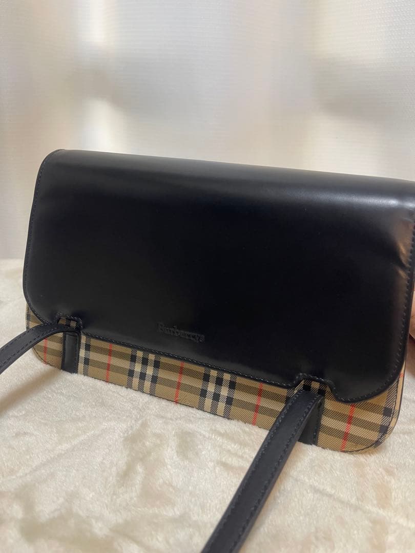 Burberry レザー ハンドバッグ 黒/ベージュ