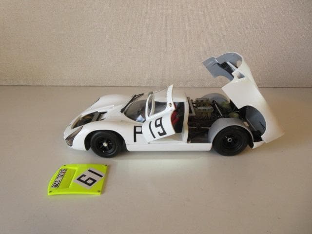 特価 exoto (1/18) ポルシェ 910 #19