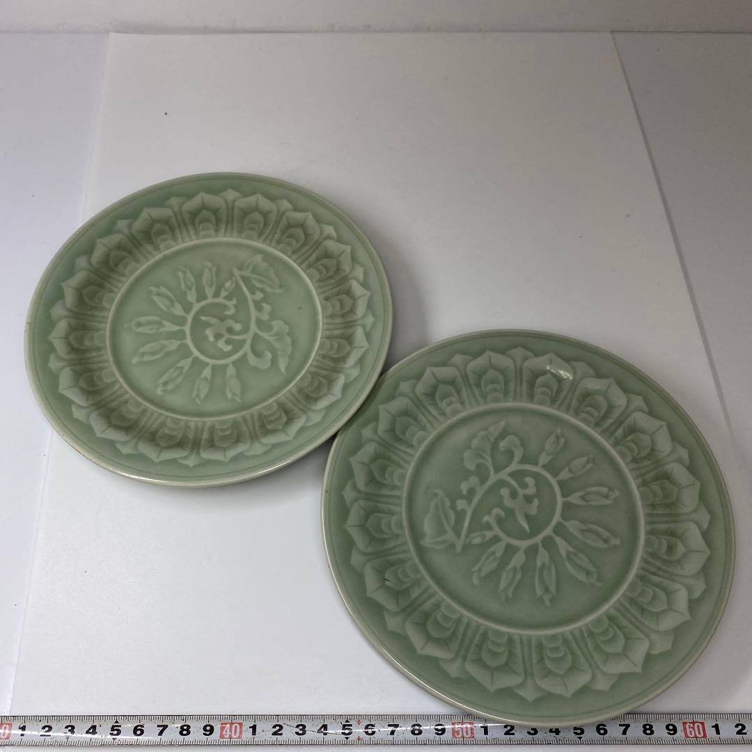 江戸後期　三田青磁　中皿2枚　直径19.3㎝ 東さ7-0202①