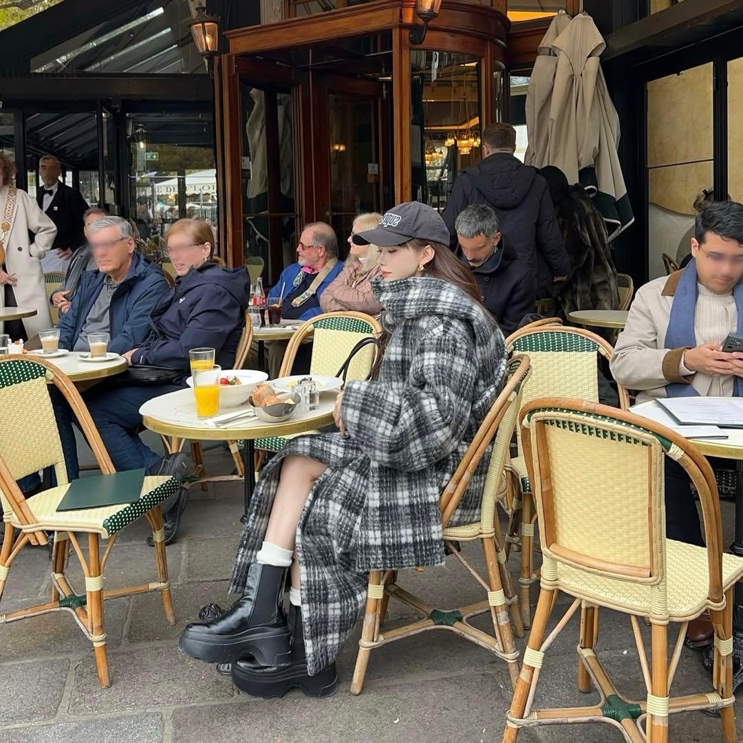 The toe Marksburg Plaid Coat