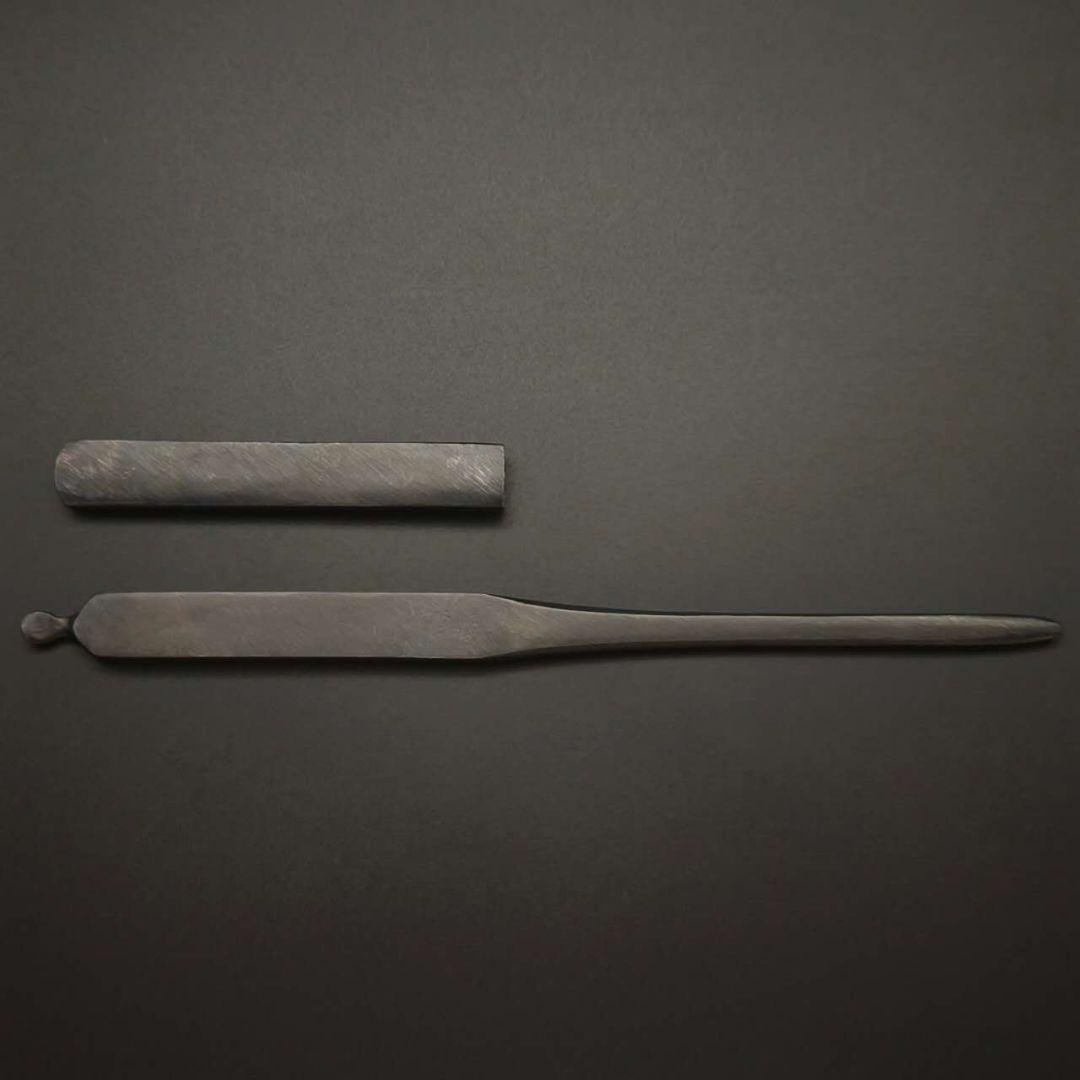 小柄　笄　倶利伽羅剣の図　　職人作　現代金工　金工品　銅製　金メッキ　日本刀装具