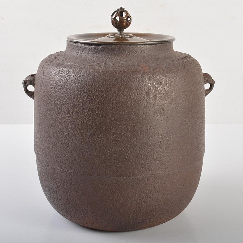 茶道具　釜師　畠春斎作　累座繰口棗形釜　共箱　M　R6577B