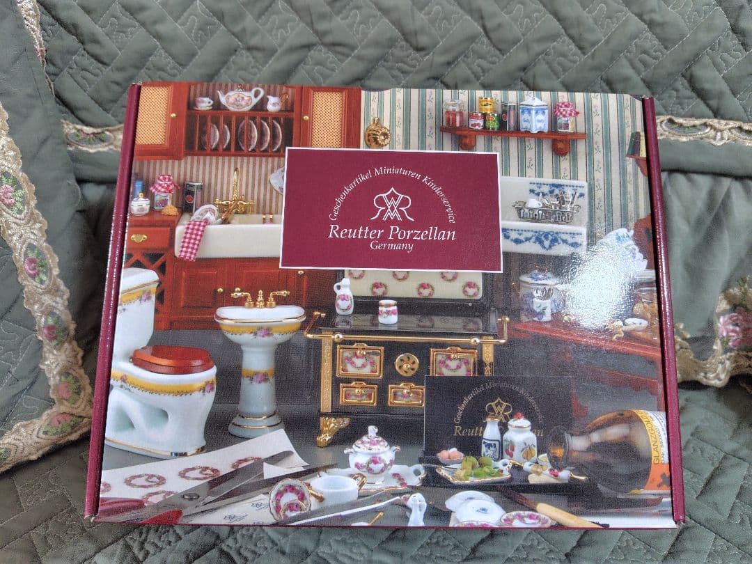 ロイターポーセリン ミニチュア ドールハウス ピーターラビットカフェ