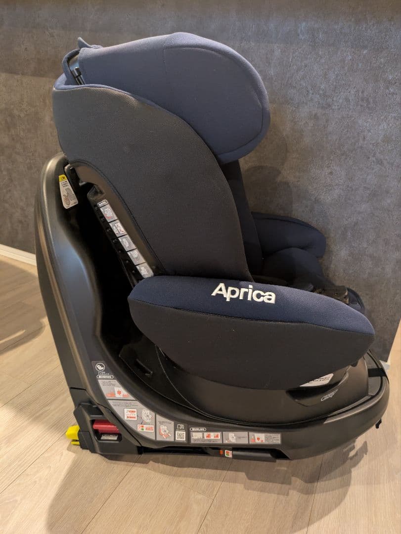 送料無料Apricaディアターンプラス ISOFIX ABチャイルドシート回転式