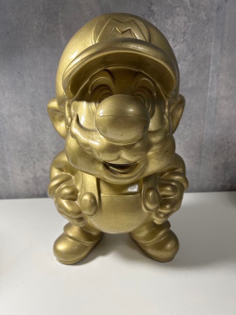 任天堂エンターテイメント特約店用 ゴールドスーパーマリオ像 非売品
