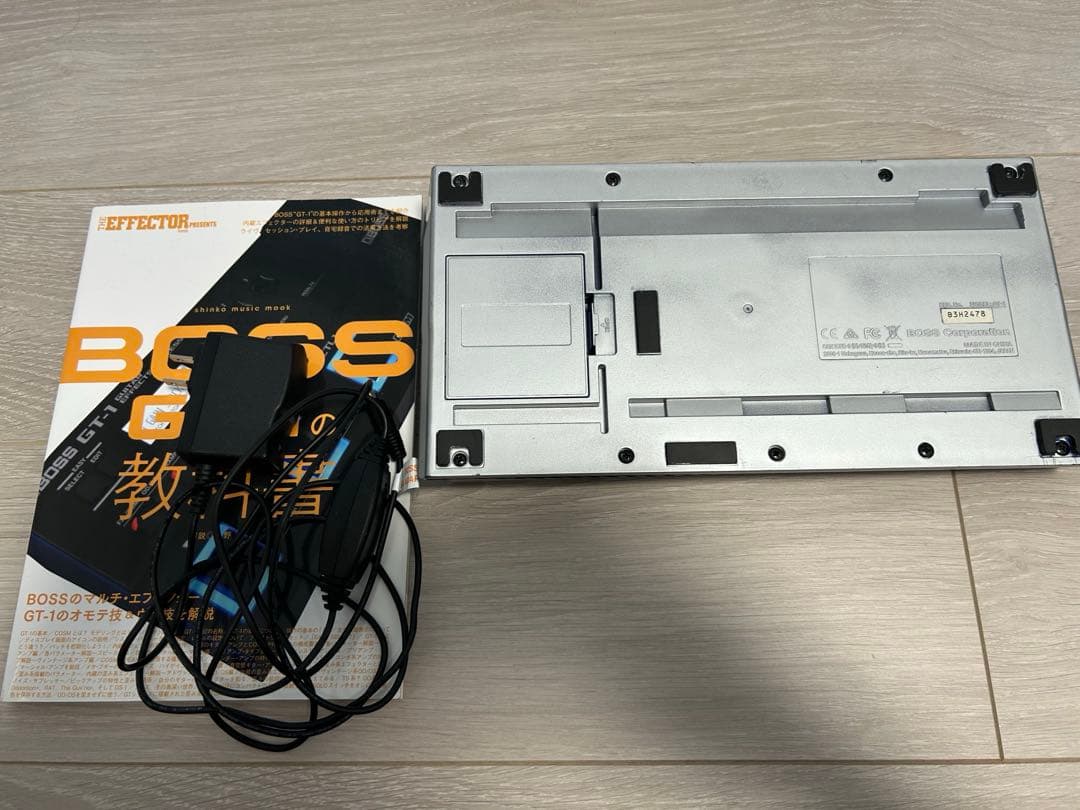 BOSS GT-1 教科書付き　アダプタ付き