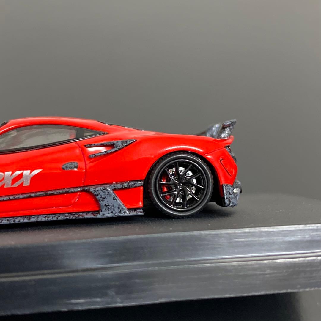 フェラーリ　F8XX 1/64シリアルナンバー 入り　ランボルギーニ