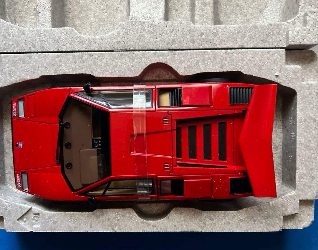 Autoart 1/18 Lamborghini Countach Red Autoart 1/18 Lamborghini Red
