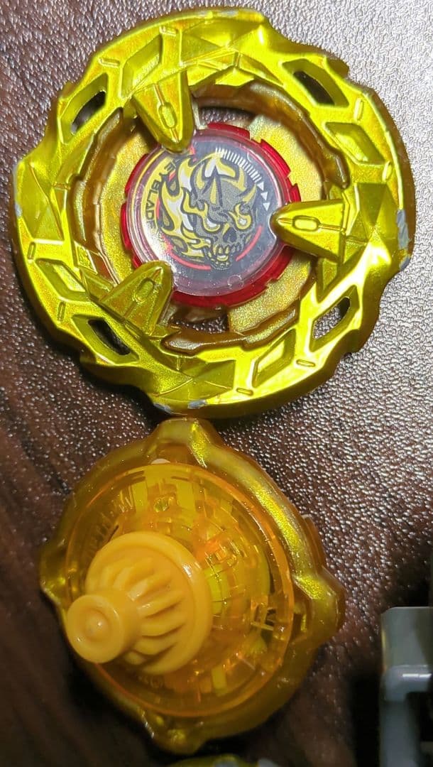 ベイブレードX 4個（3個非売品）、ストリングランチャー