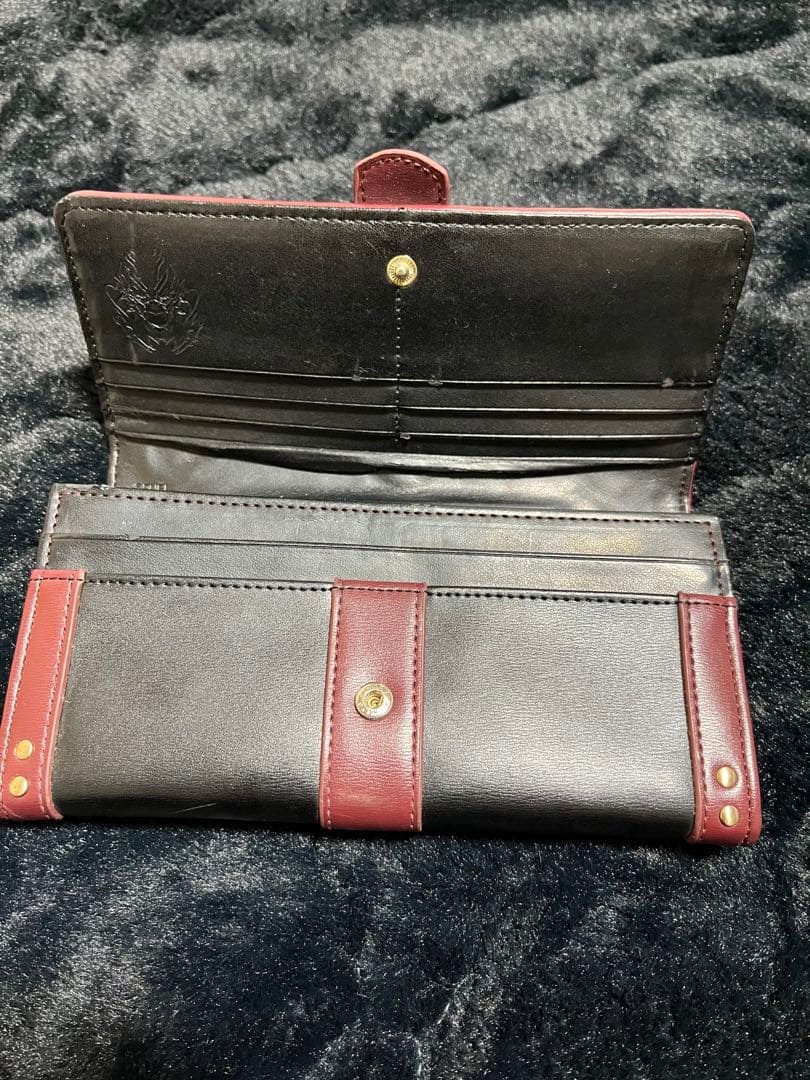 supergroupies ルイモデル 財布　codevein