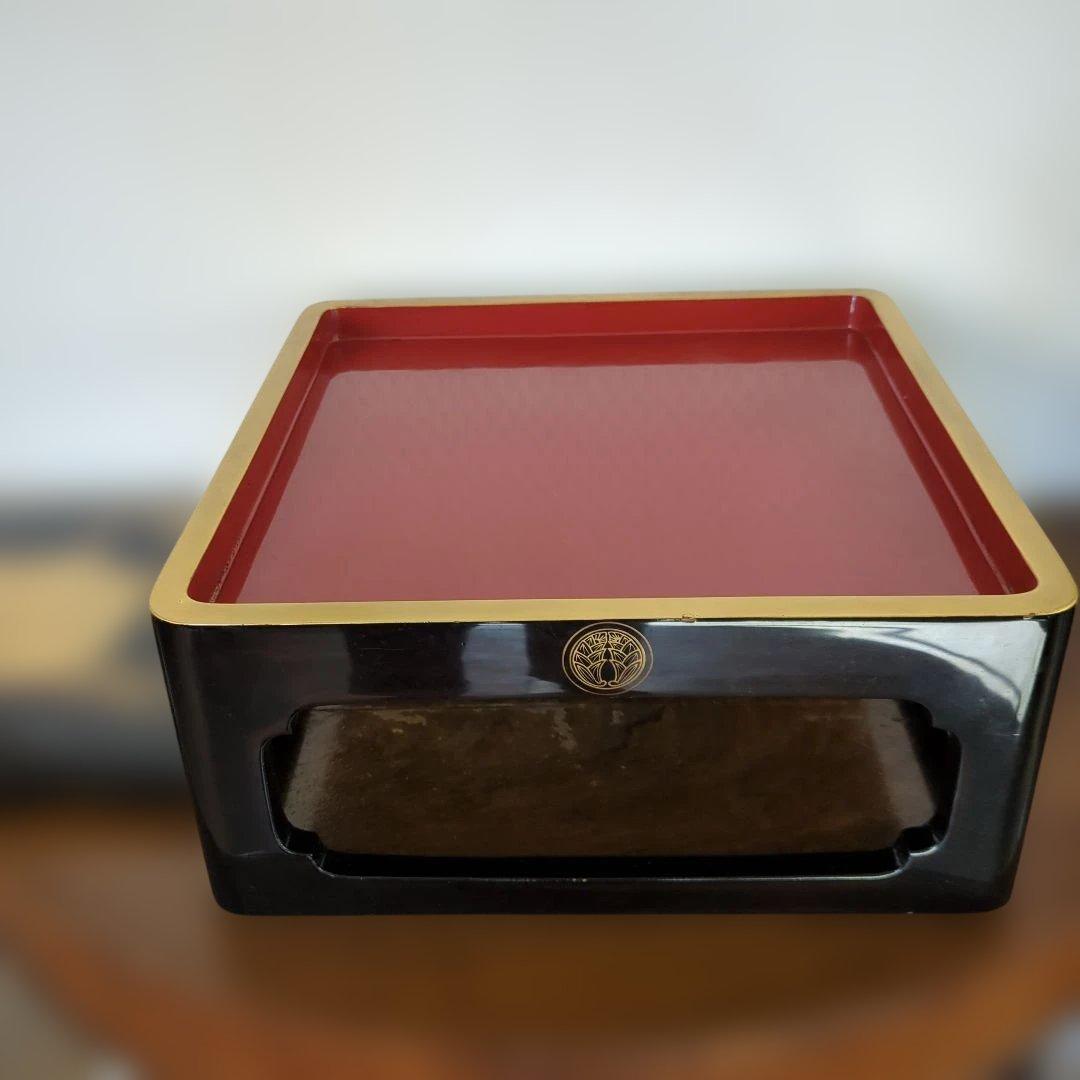 特価　骨董 4段重箱 重箱 蒔絵 螺鈿 縁起柄 木製 漆器 重台付き 替蓋付き