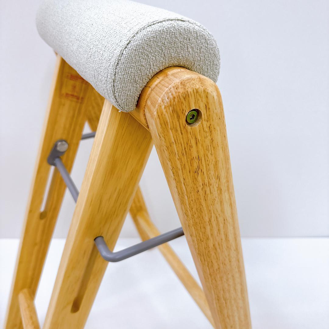 【美品】折り畳みハイスツール チェア 持ち運び簡単 グレー