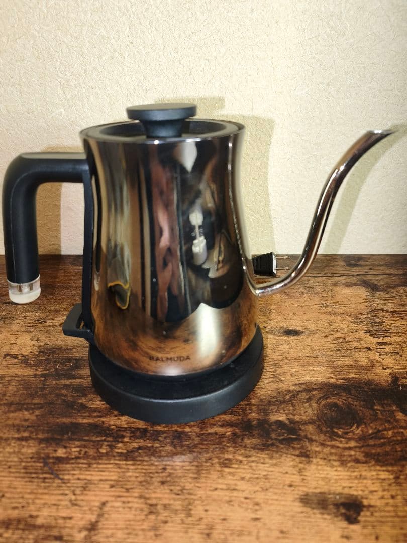 希少バルミューダ 電気ケトル The Pot K22A-CR クローム 廃盤品 希少バルミューダ 電気ケトル The Pot K22A-CR クローム 廃盤品