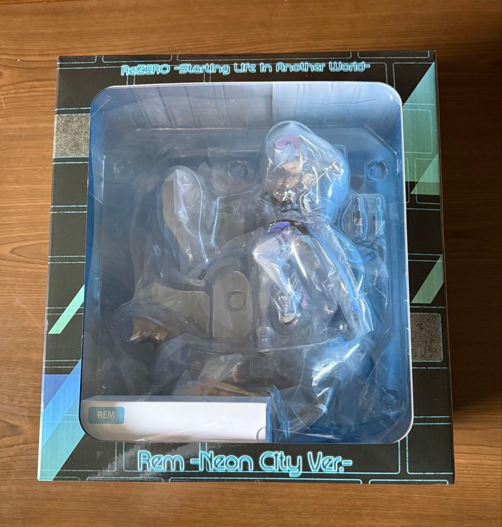 リゼロ　エミリア、ラム、レム　-Neon City Ver.-フィギュア