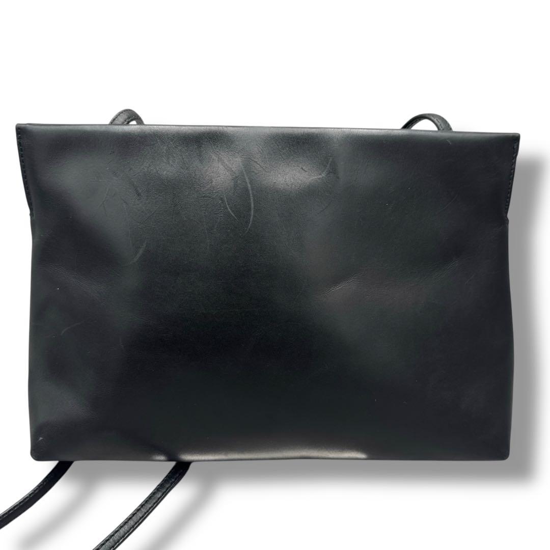 サルバトーレフェラガモ　ヴァラリボン　ゴールド金具　ショルダーバッグ　がま口　黒