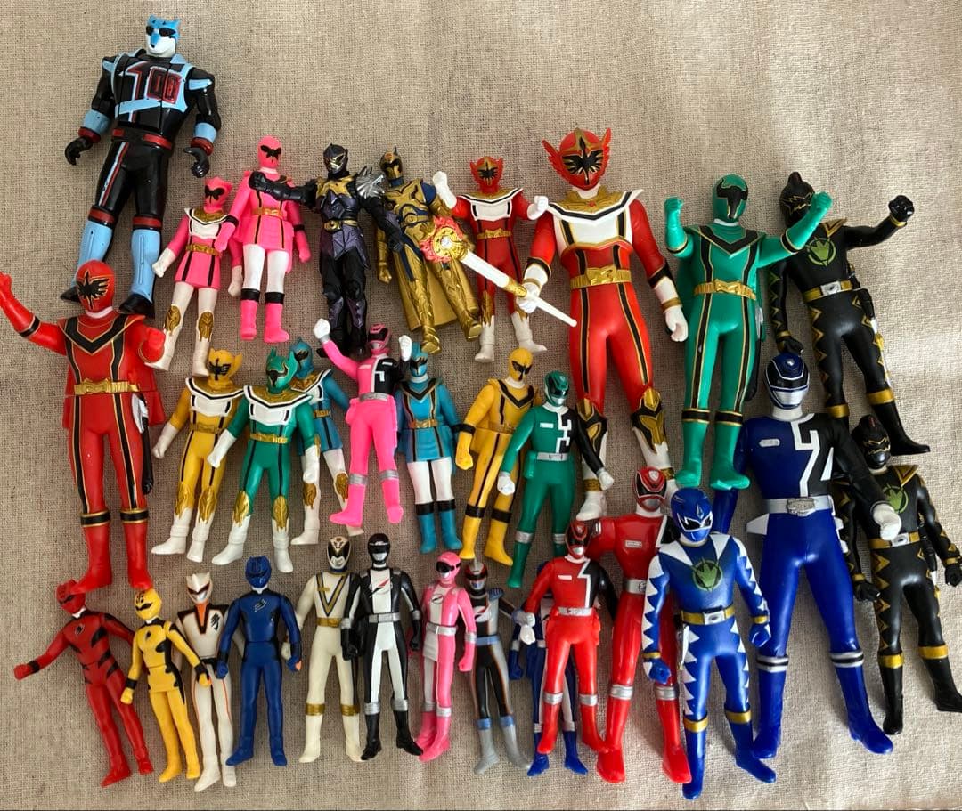 戦隊ヒーローソフビ フィギュア まとめ売り - メルカリ