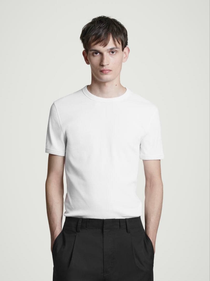 新品タグ付き】 cos スリムフィットリブtシャツ ブラック サイズ M cos