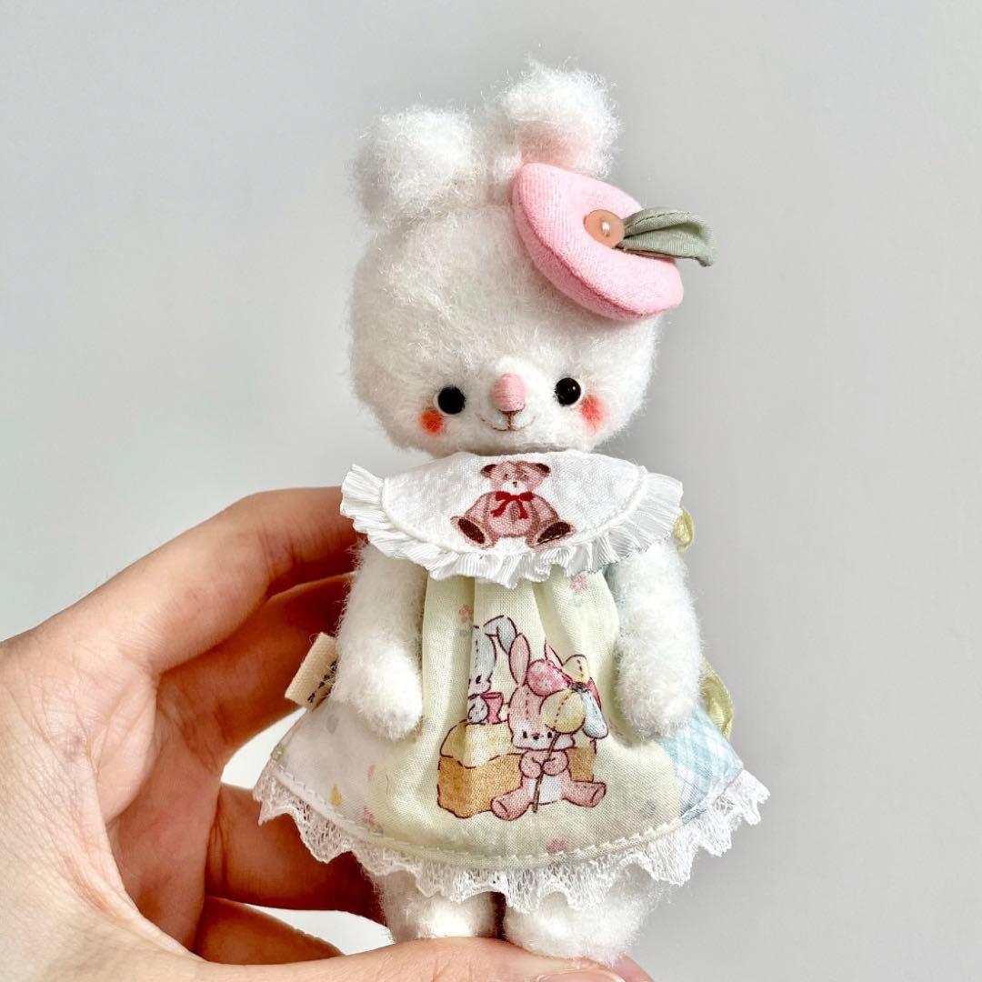 おとなしいうさぎちゃん ぬいぐるみ 海外作家様 ハンドメイド 兎 ウサギ
