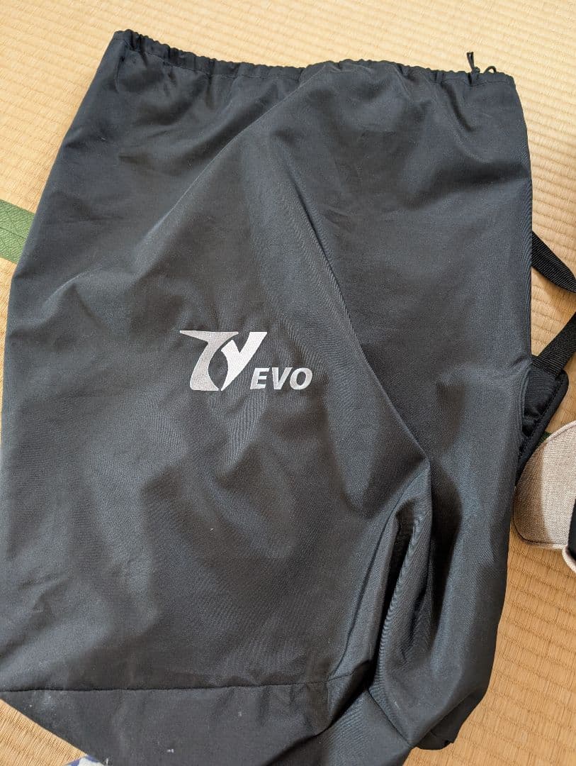 日本育児　トラベルベスト　EVO チャイルドシート サンドベージュ　収納バッグ付